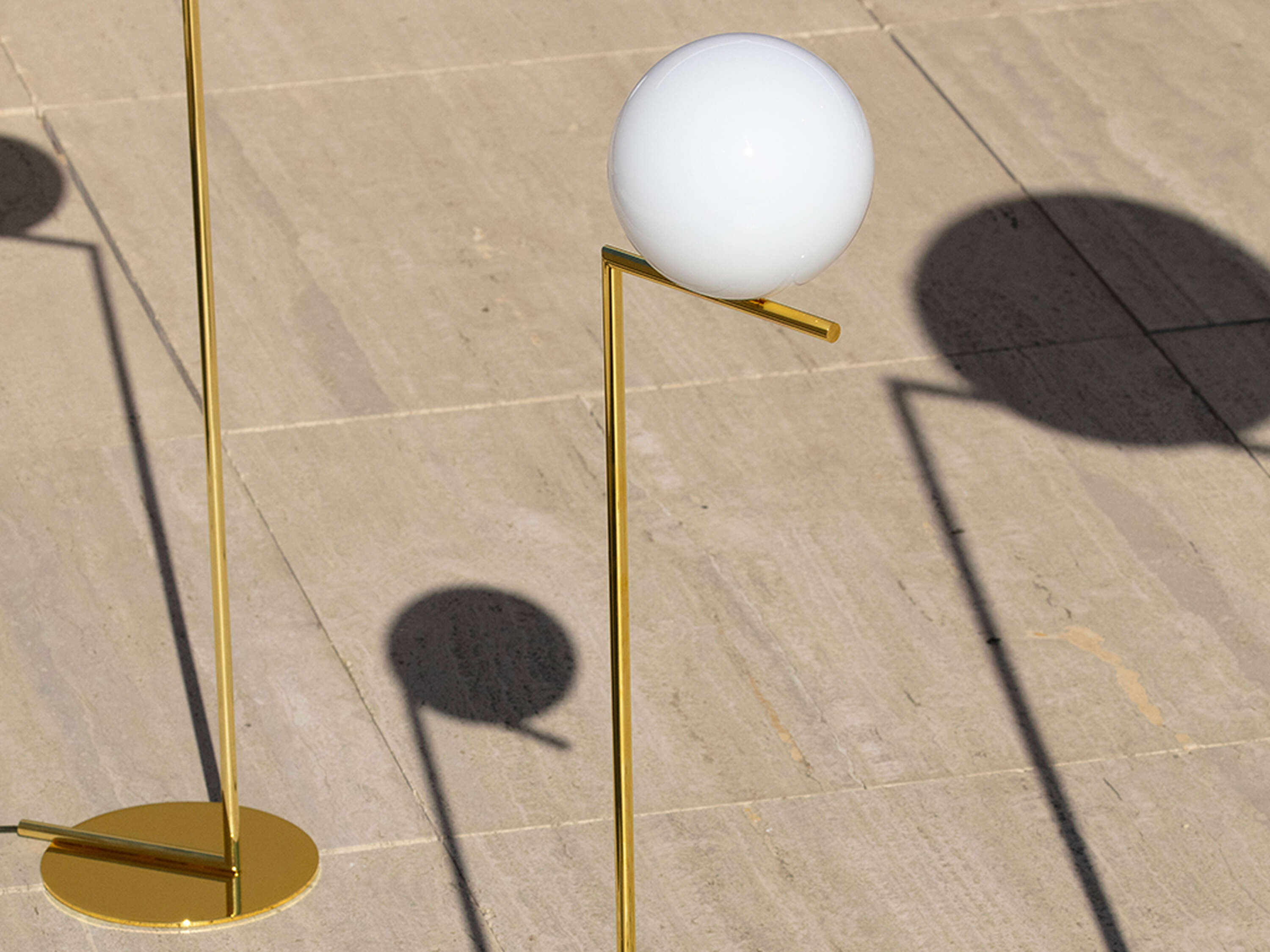 IC Light F Floor Lamp