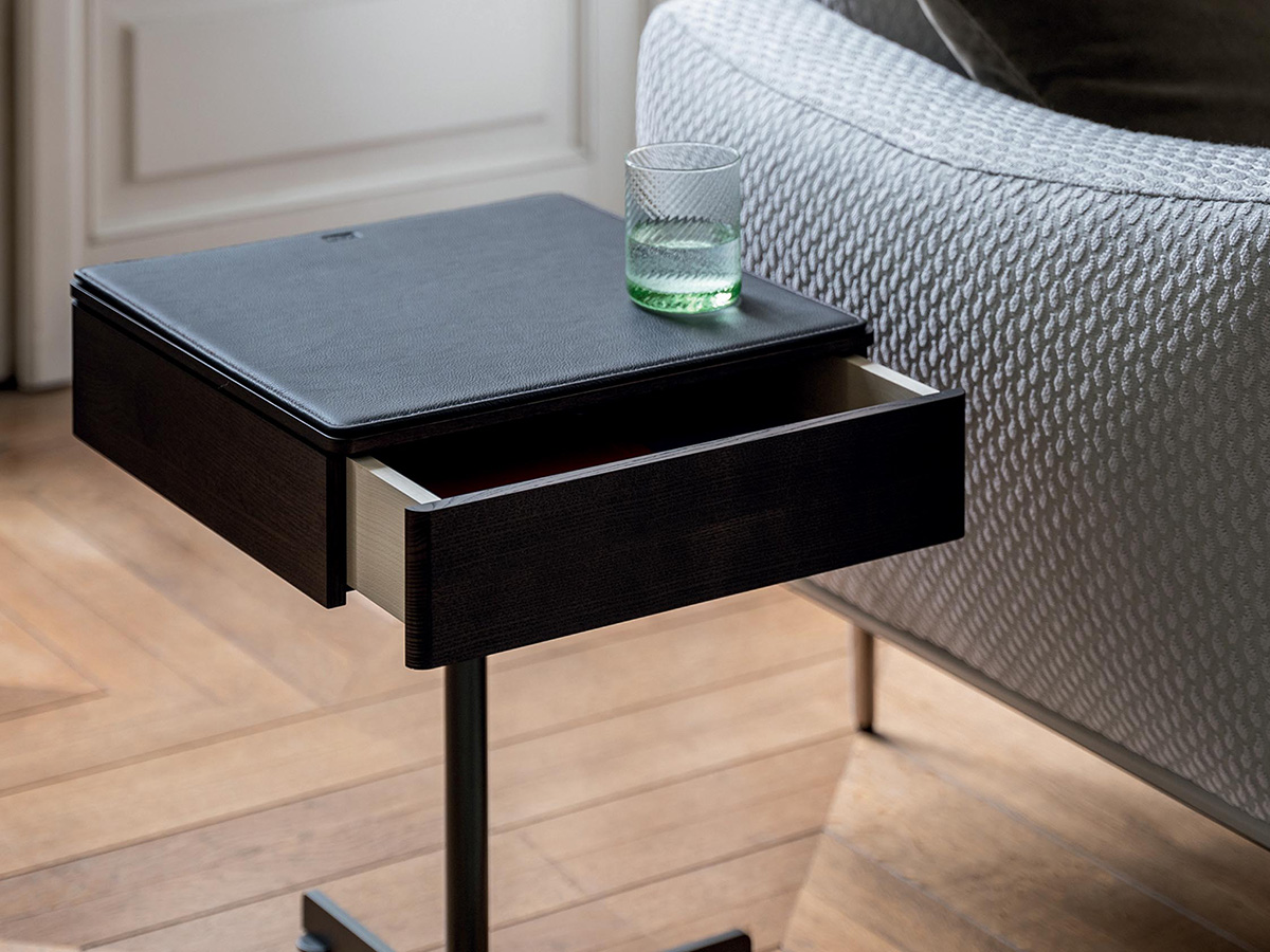 Bob With Drawer Nightstand