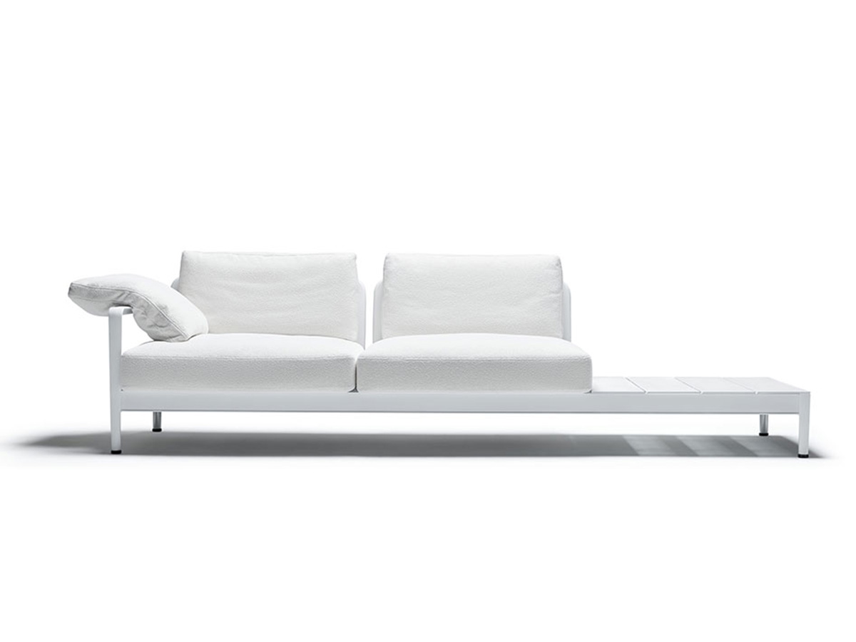 Knoll Lissoni Outdoor Sofa With Coffee Table