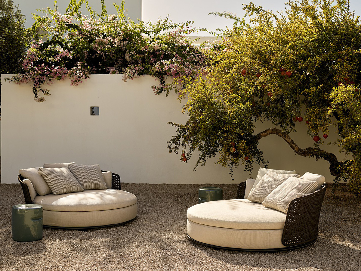 Soori Outdoor Day Lounge Sofa