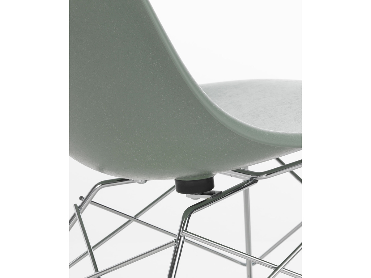 Eames Fiberglass Side Chair LSR Poltroncina